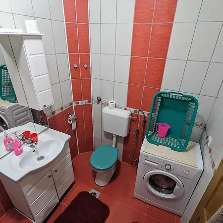 أبارتمنت إل ايه أم أي - كاليبونار، *